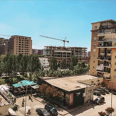 Cozy 1 Bedroom Near Parks, Cafes & Restaurants * Tirana