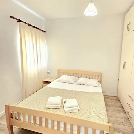 Cozy 1 Bedroom Near Parks, Cafes & Restaurants 아파트