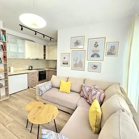 Daire Cozy 1 Bedroom Near Parks, Cafes & Restaurants