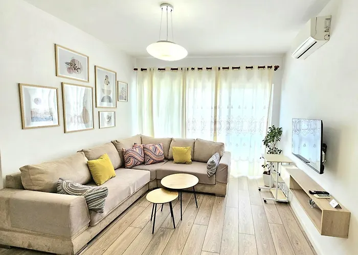 Cozy 1 Bedroom Near Parks, Cafes & Restaurants *